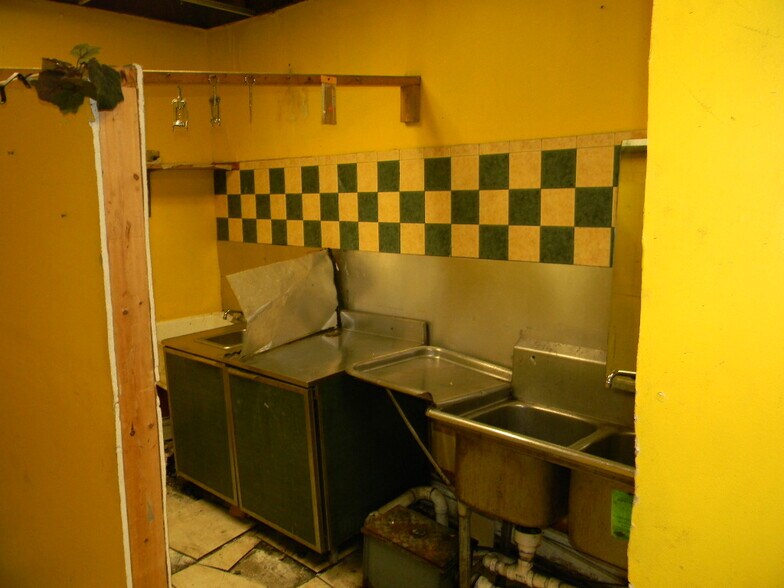 More Photos Of 206 S Broadway, Baltimore Restaurant For Sale