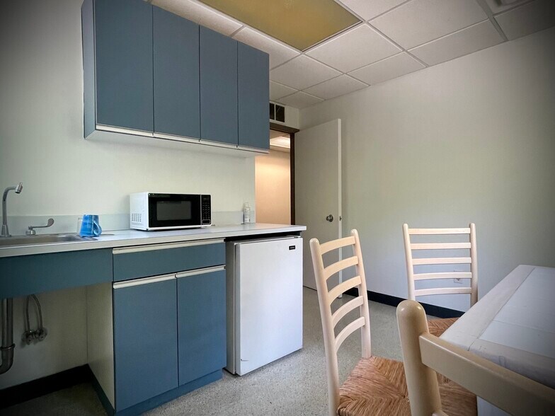 More Photos Of 183 Genesee St, Auburn Medical For Sale