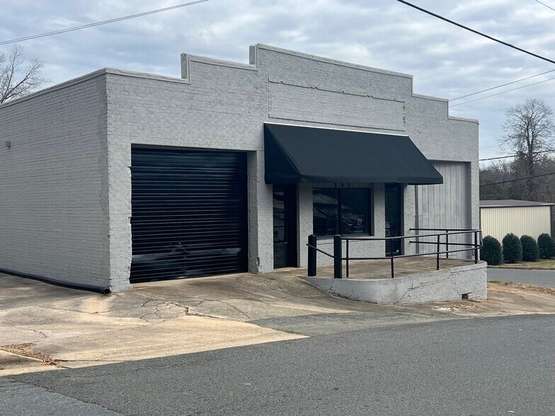 More Photos Of 353 Harwood St, Albemarle Light Distribution For Sale