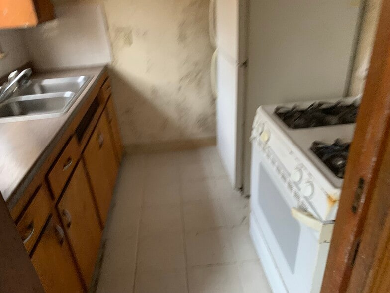 More Photos Of 2521 Noble Rd, Cleveland Heights Apartments For Sale
