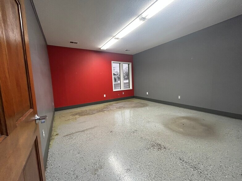 More Photos Of 9350 Shaver Rd, Portage Manufacturing For Lease