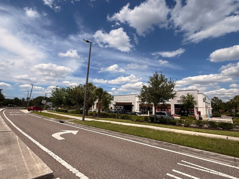 More Photos Of 5628 Circa Fishhawk Blvd, Lithia General Retail For Lease