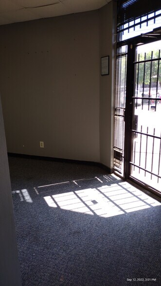 More Photos Of 10620 Stebbins Cir, Houston Unknown For Lease