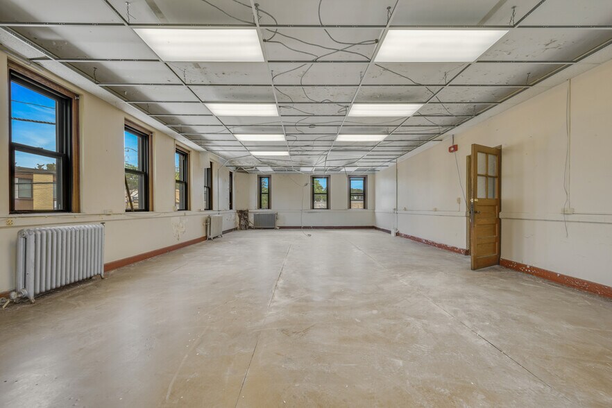 More Photos Of 330 Main St, Manchester Loft Creative Space For Sale