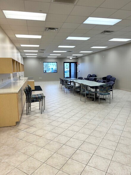 More Photos Of 9299 College Pky, Fort Myers Office For Lease