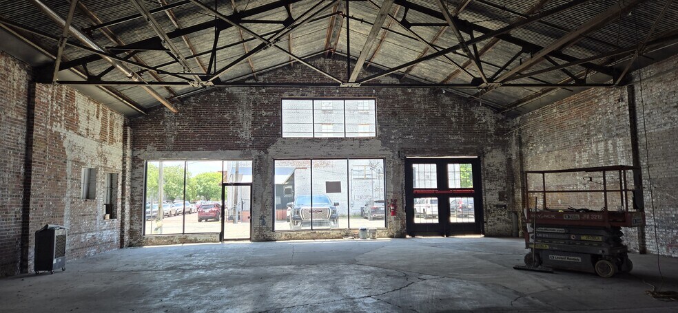 More Photos Of 415 Locust st, Gadsden General Retail For Lease