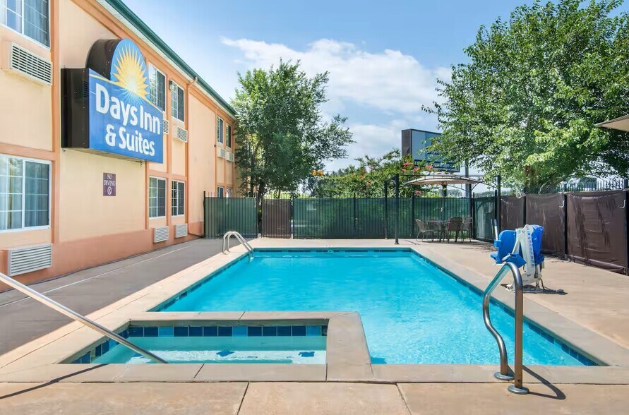 More Photos Of 4875 S Laura St, Wichita Hospitality For Sale