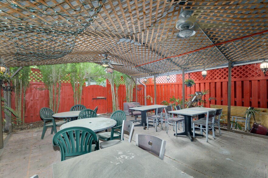 More Photos Of 14960 Main St, Alachua Restaurant For Lease