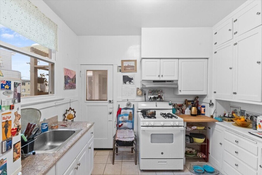 More Photos Of 2835 Anza St, San Francisco Apartments For Sale