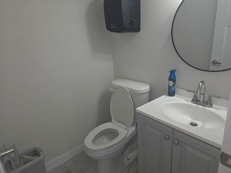 More Photos Of 4534-4536 W 63rd St, Chicago Storefront Retail Residential For Lease