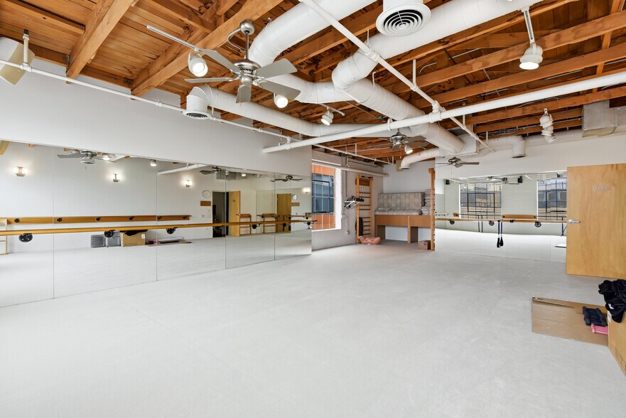 More Photos Of 33 S Fair Oaks Ave, Pasadena Office For Sale