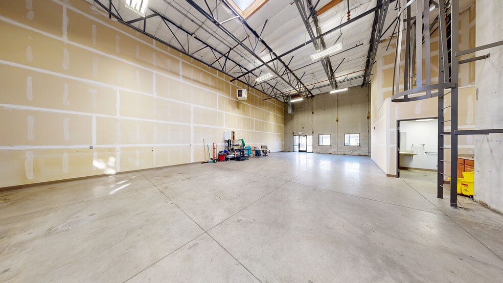 More Photos Of 892 Maestro Dr, Reno Light Distribution For Lease