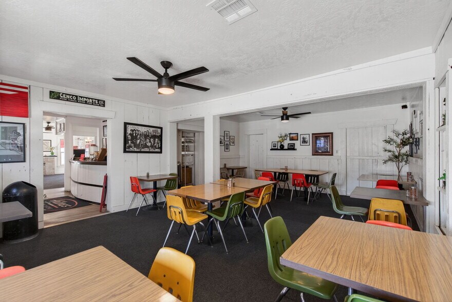 More Photos Of 4125 Sunnyside Dr, Riverside Restaurant For Lease
