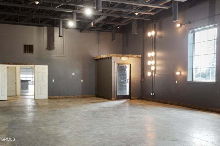 More Photos Of 213 11th St W, Williston Restaurant For Sale