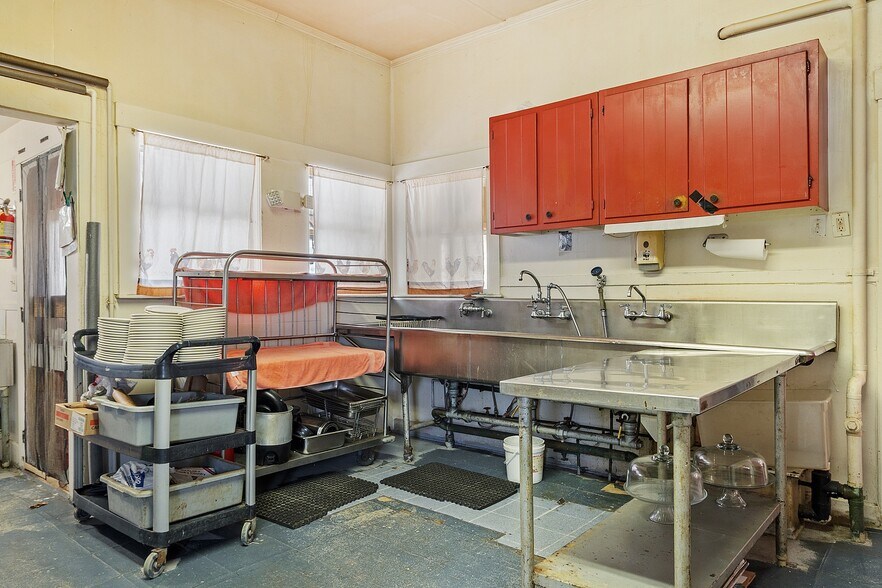 More Photos Of 61-63 Glenallen St, Winchendon Restaurant For Sale