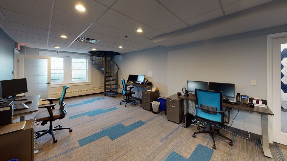 More Photos Of 100 E Seneca St, Manlius Office For Lease