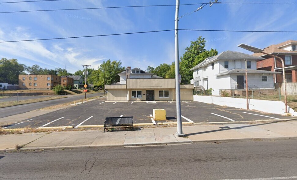 More Photos Of 1823 N Main St, Dayton Daycare Center For Sale