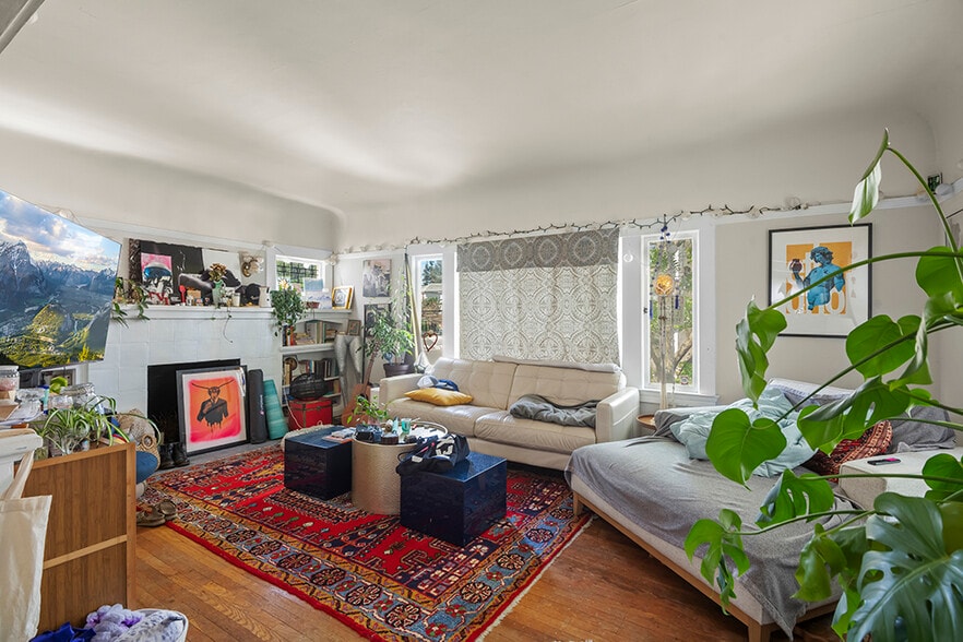 More Photos Of 326 Athol Ave, Oakland Multifamily For Sale