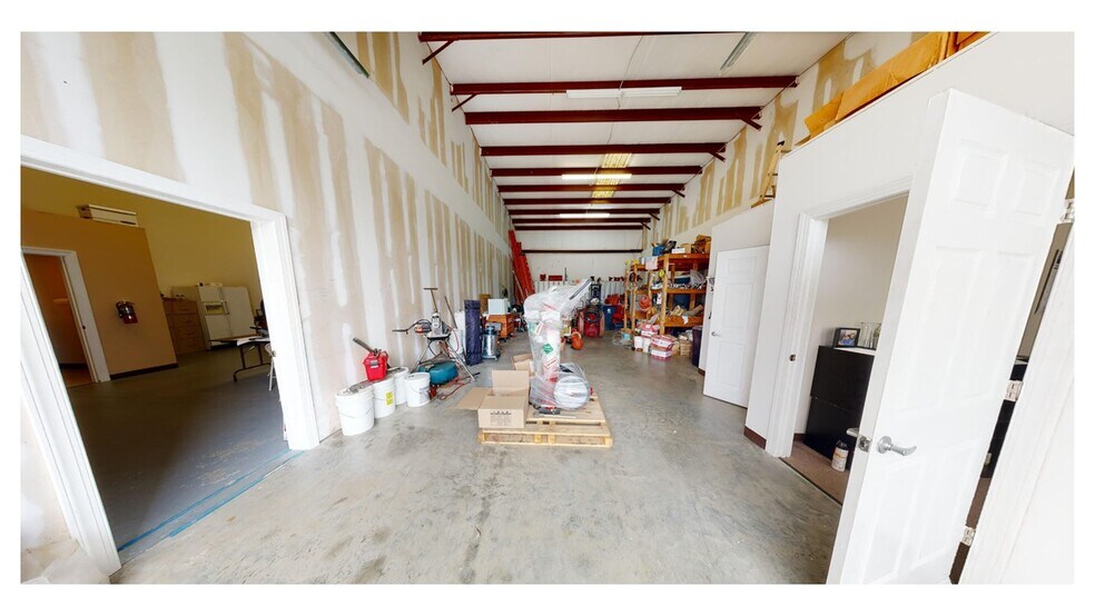 More Photos Of 130 Division Dr, Leland Flex For Sale