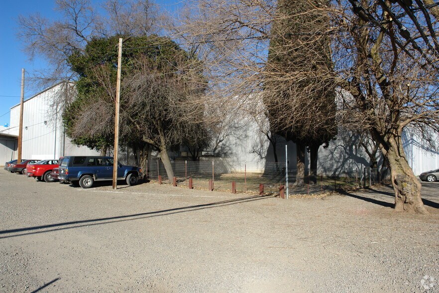 More Photos Of 2020 Esplanade Rd, Chico Light Manufacturing For Sale