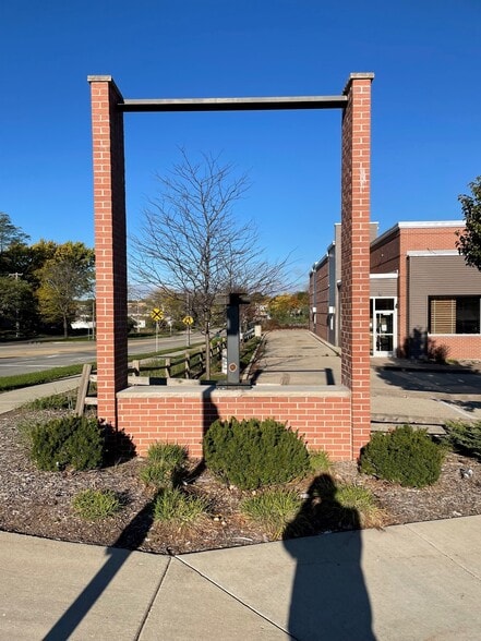 More Photos Of 606 E Main St, Sun Prairie Fast Food For Sale