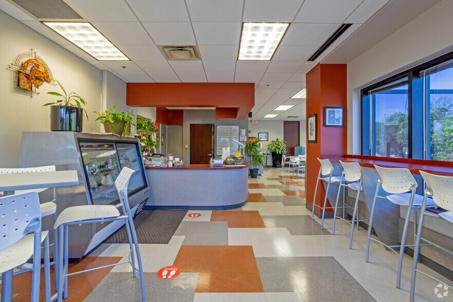 More Photos Of 6500 River Place Blvd, Austin Unknown For Lease