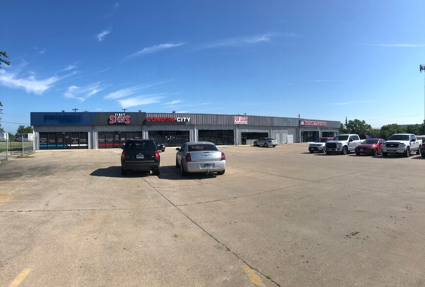 More Photos Of 2455 E Highway 121, Lewisville Storefront For Lease