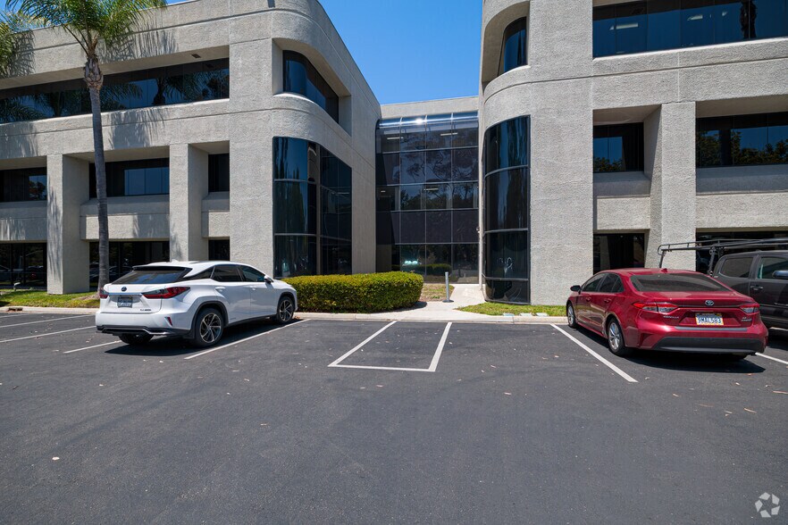 More Photos Of 7220 Trade St, San Diego Office For Lease