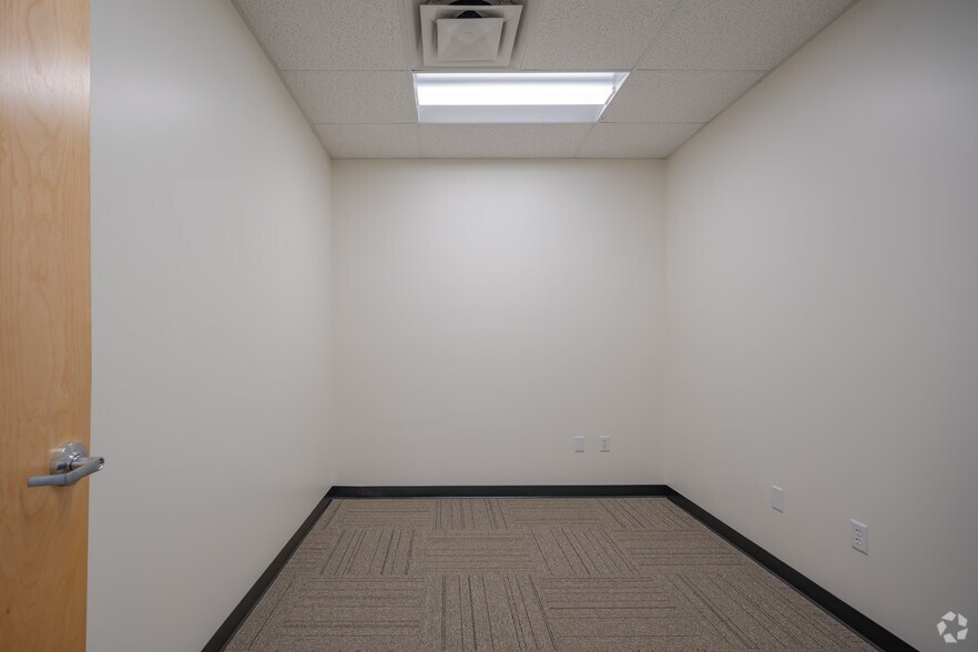 More Photos Of 8601 W Jefferson St, Tolleson Warehouse For Lease
