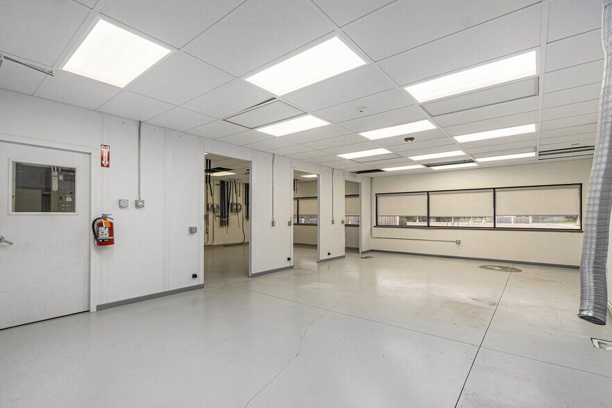 More Photos Of 1725 S Park St, Kalamazoo Medical For Sale