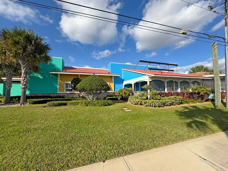 Primary Photo Of 1786 W International Speedway Blvd, Daytona Beach Restaurant For Lease