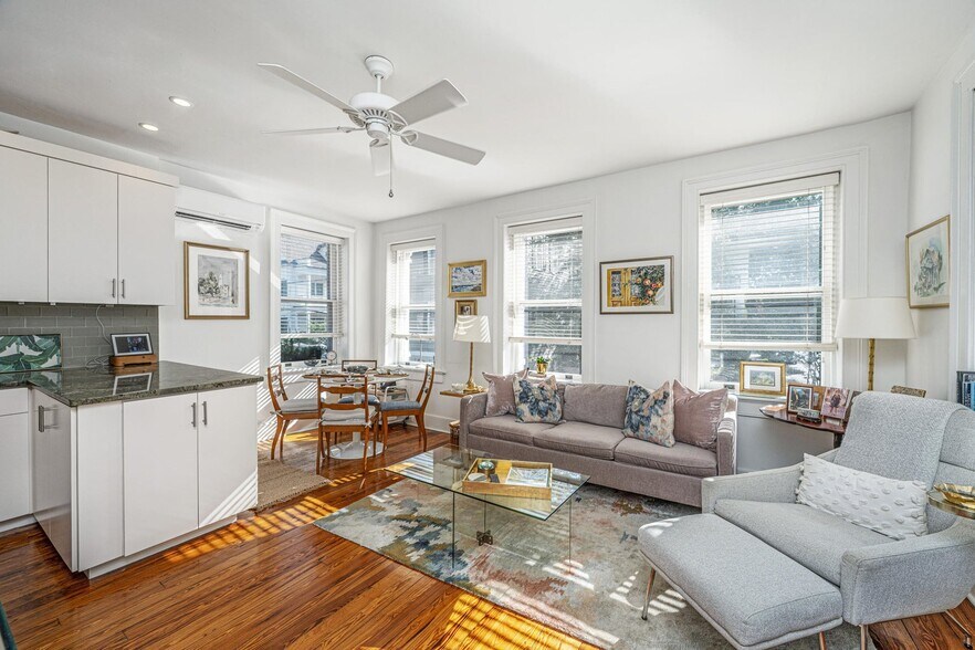 More Photos Of 90 Bull St, Charleston Storefront Retail Residential For Sale