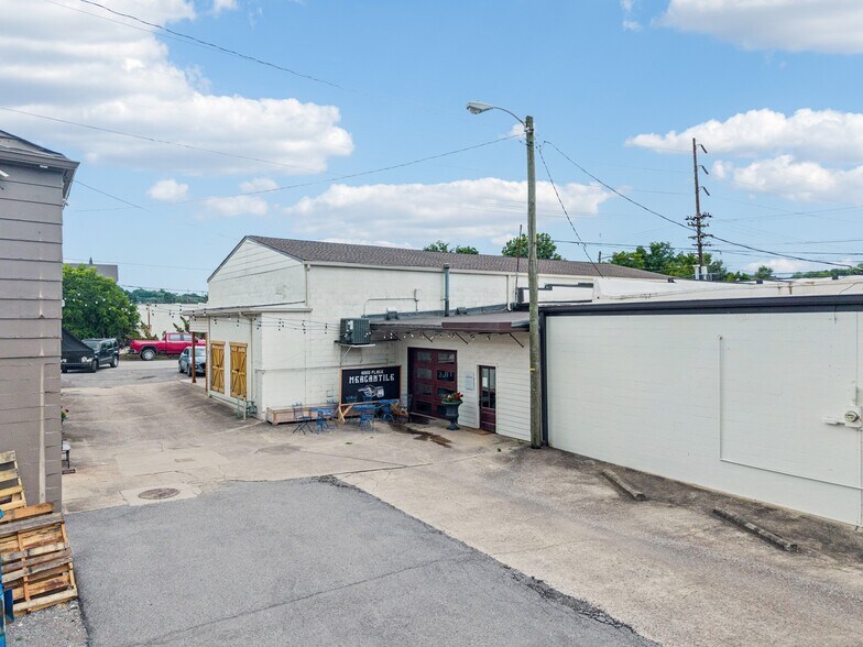 More Photos Of 134 S Main St, Goodlettsville Freestanding For Sale