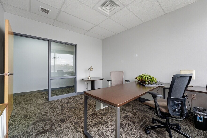 More Photos Of 2920 George Washington Way, Richland Office For Sale