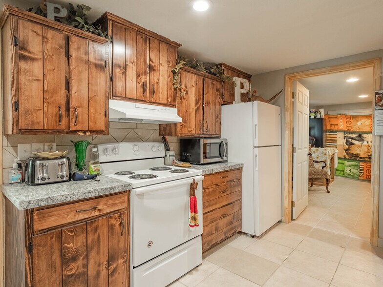 More Photos Of 424 N Texas St, De Leon Restaurant For Sale