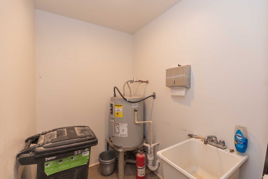 More Photos Of 5215 S Coulter, Suite 400, Amarillo Storefront For Lease