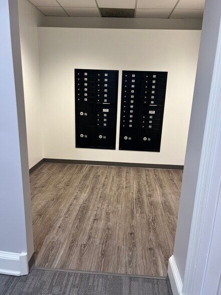 More Photos Of 1902 Leland Dr SE, Marietta Unknown For Lease