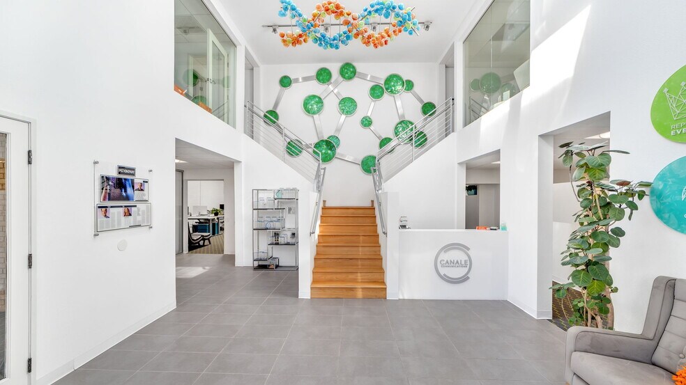 More Photos Of 4010 Goldfinch St, San Diego Loft Creative Space For Sale
