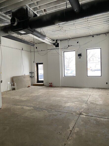 More Photos Of 515 W Lake St, Minneapolis Storefront Retail Office For Lease