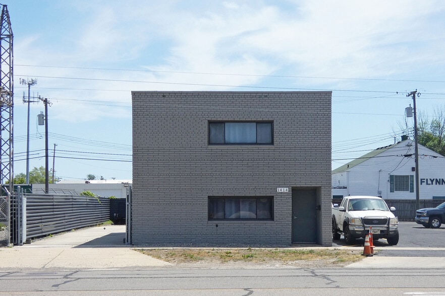 More Photos Of 1414 N Campbell Rd, Royal Oak Warehouse For Lease