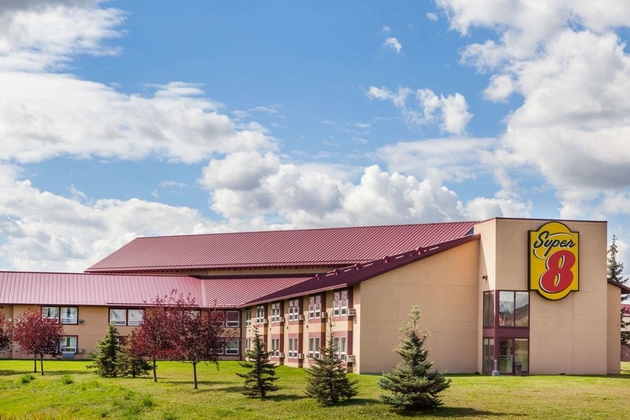 Primary Photo Of 26 Strathmoor Dr, Sherwood Park Hotel For Lease