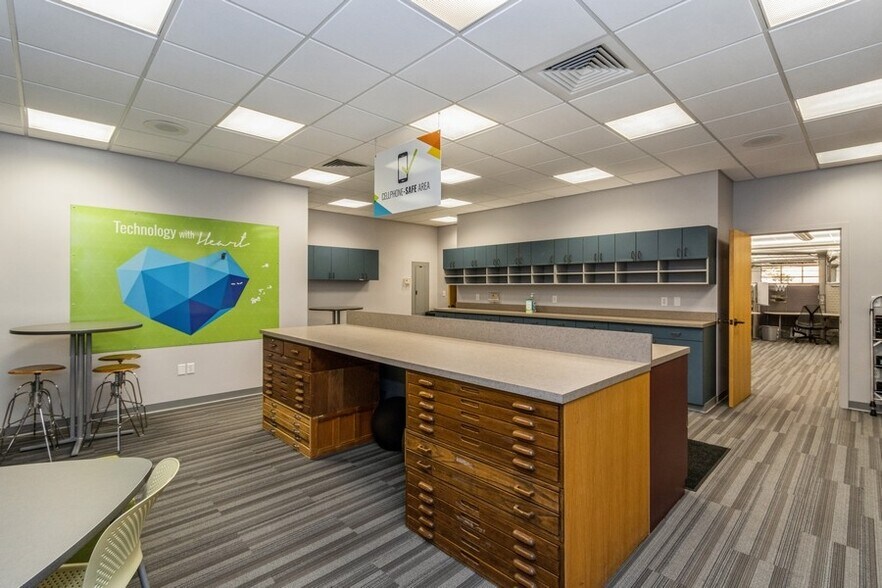 More Photos Of 2834 Northgate Dr, Iowa City Office For Lease