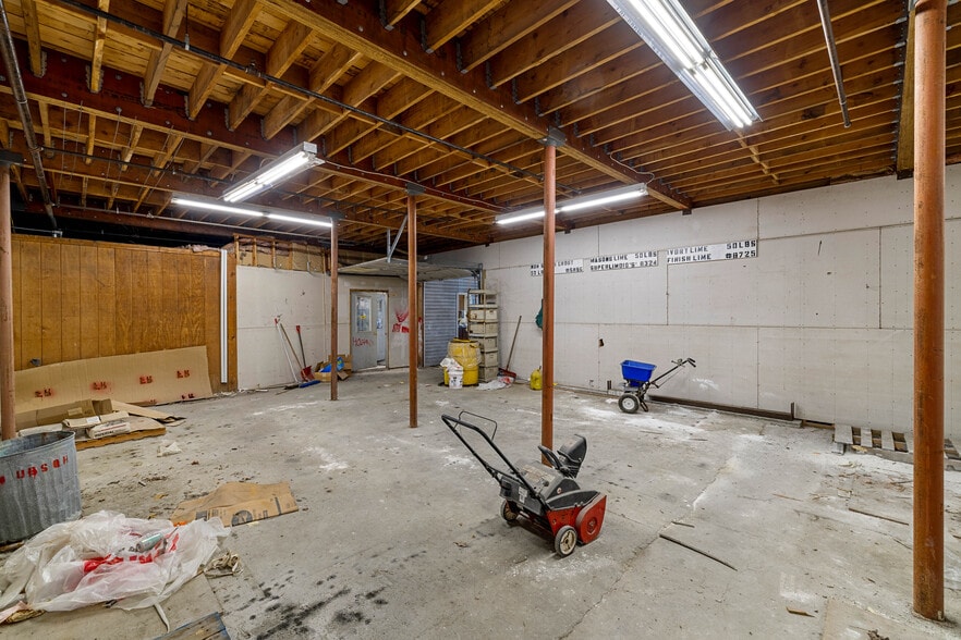 More Photos Of 45 Richards Grove Rd, Quaker Hill Service For Sale