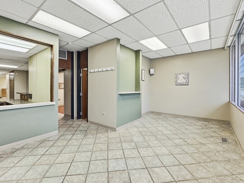 More Photos Of 1212 Air Depot, Midwest City Office For Lease