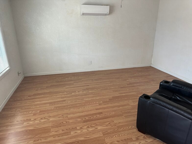 More Photos Of 1822 Cirby Way, Roseville Apartments For Sale