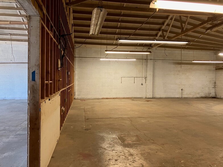 More Photos Of 2914 Poplar St, Oakland Manufacturing For Sale