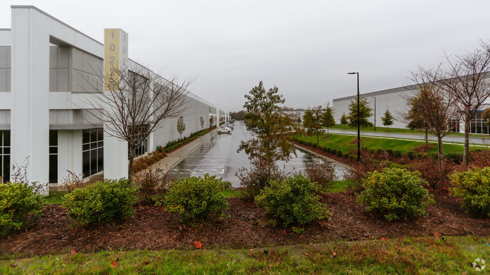 More Photos Of 10225 Western Ridge Rd, Charlotte Distribution For Lease