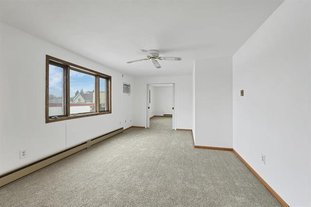 More Photos Of 821 S Broadway, Green Bay Restaurant For Sale