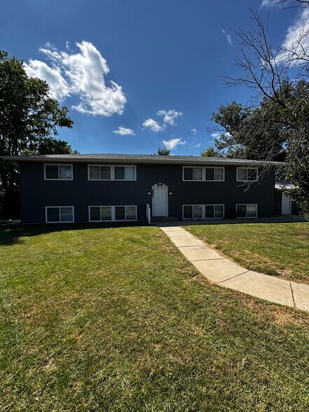 More Photos Of 4831 Tama St, Marion Multifamily For Sale