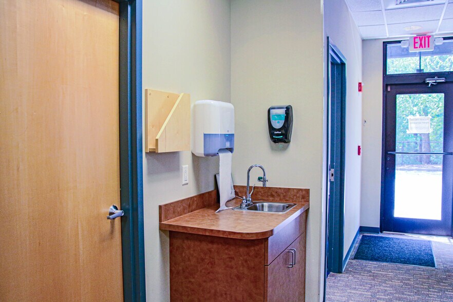 More Photos Of 600 Julian Ln, Arden Medical For Sale